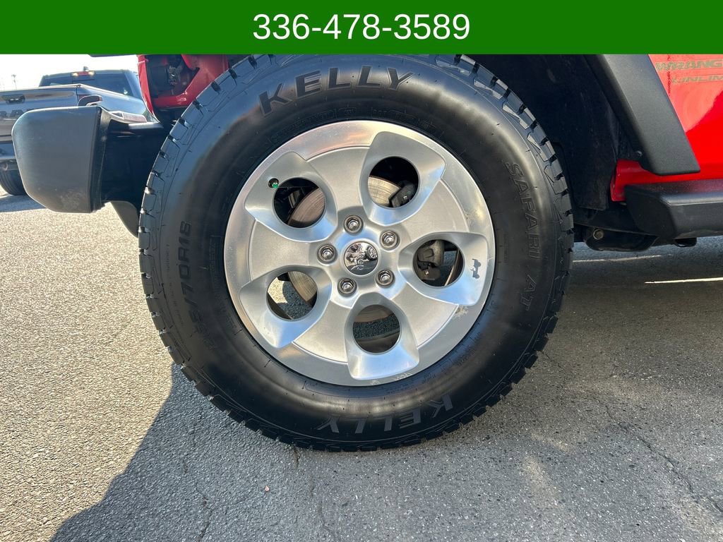 Used 2018 Jeep Wrangler Unlimited Sport w/ Connectivity Group AWD/4WD image 24