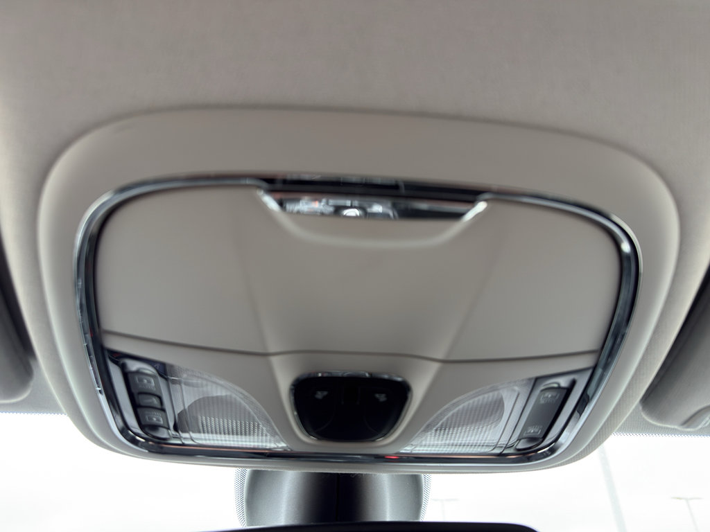 Used 2019 Jeep Cherokee Limited w/ Luxury Group AWD/4WD image 23