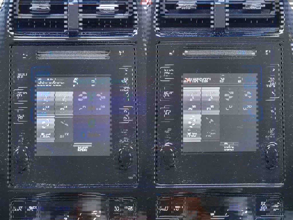 Used 2019 Toyota Prius LE image 12