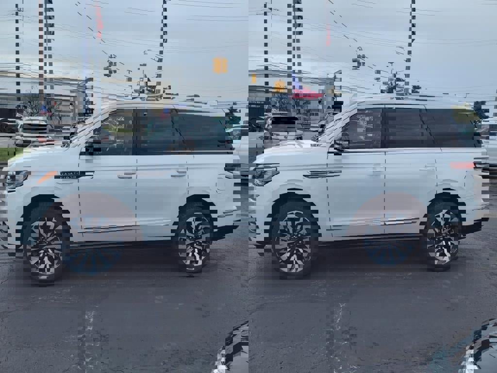New 2023 Lincoln Navigator Reserve image 27