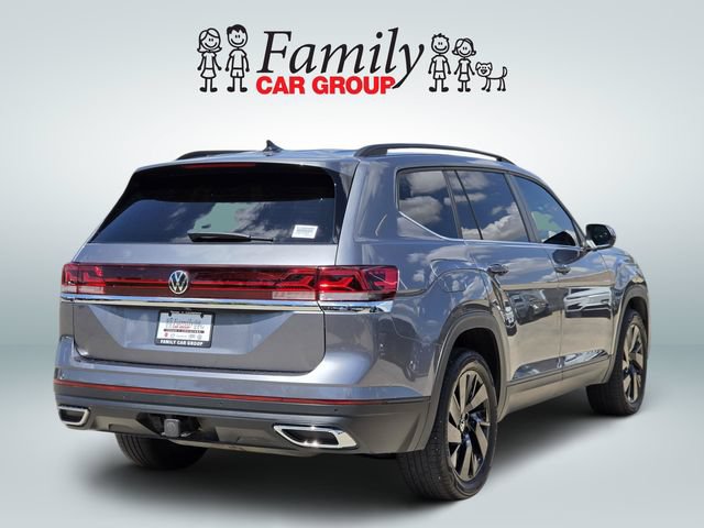 Used 2024 Volkswagen Atlas SE w/ Panoramic Sunroof Package FWD image 4