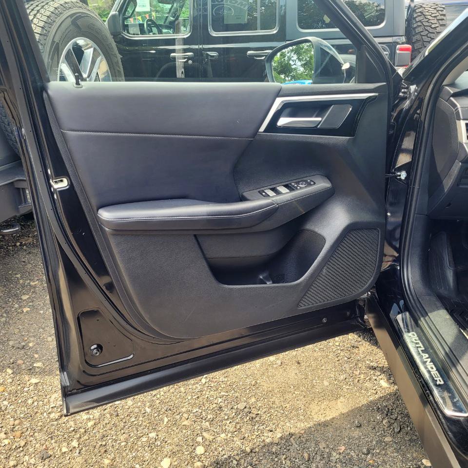 Used 2023 Mitsubishi Outlander SE AWD/4WD image 10
