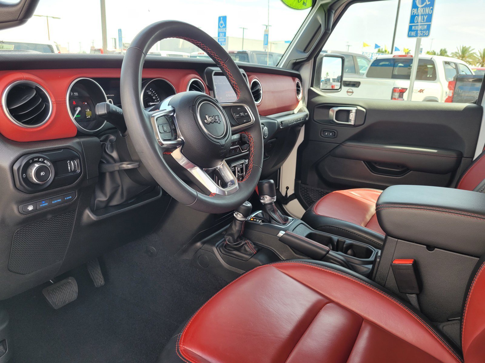 Used 2023 Jeep Wrangler Unlimited Rubicon 4xe AWD/4WD image 10