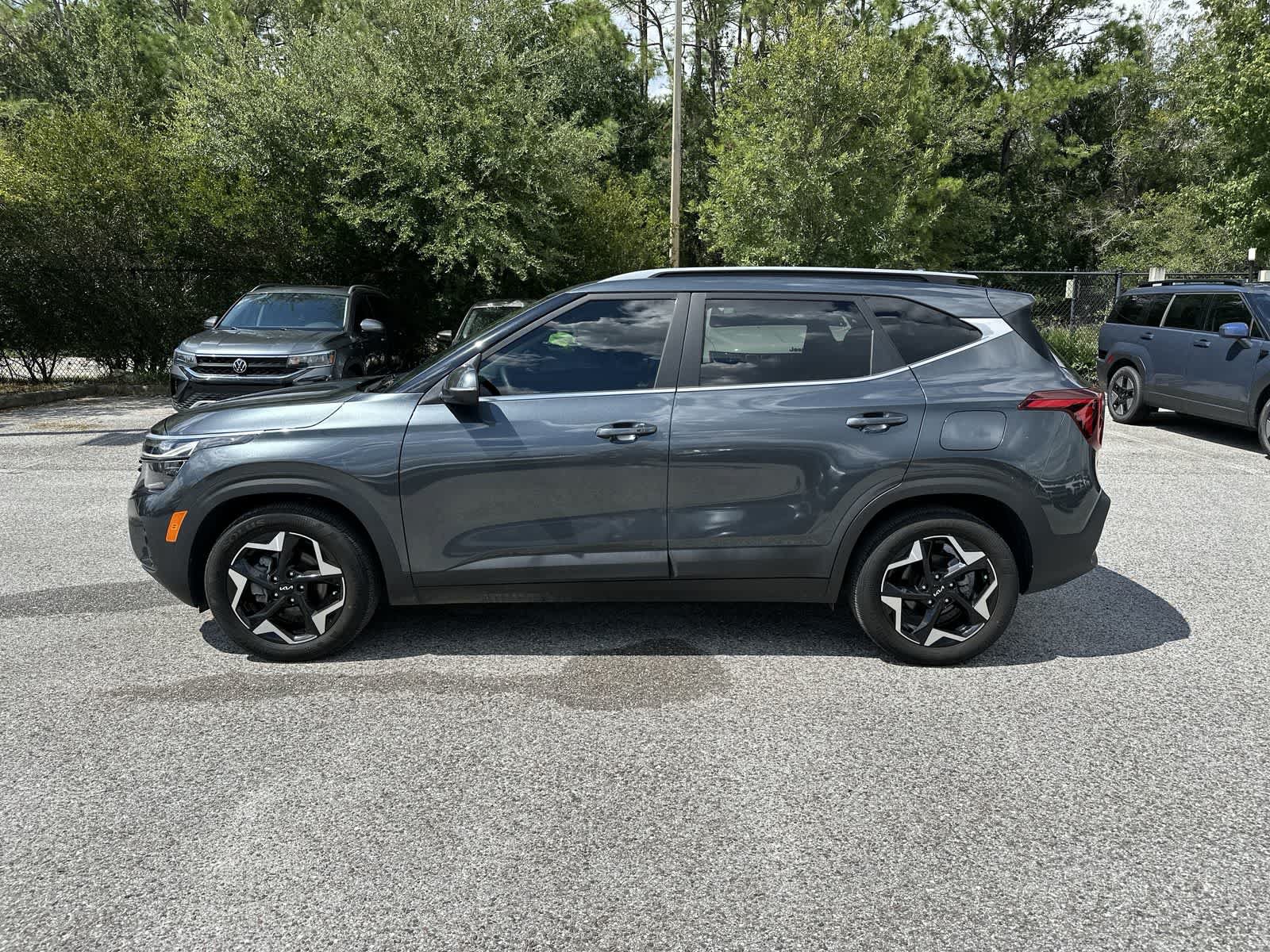 Used 2024 Kia Seltos EX FWD image 5