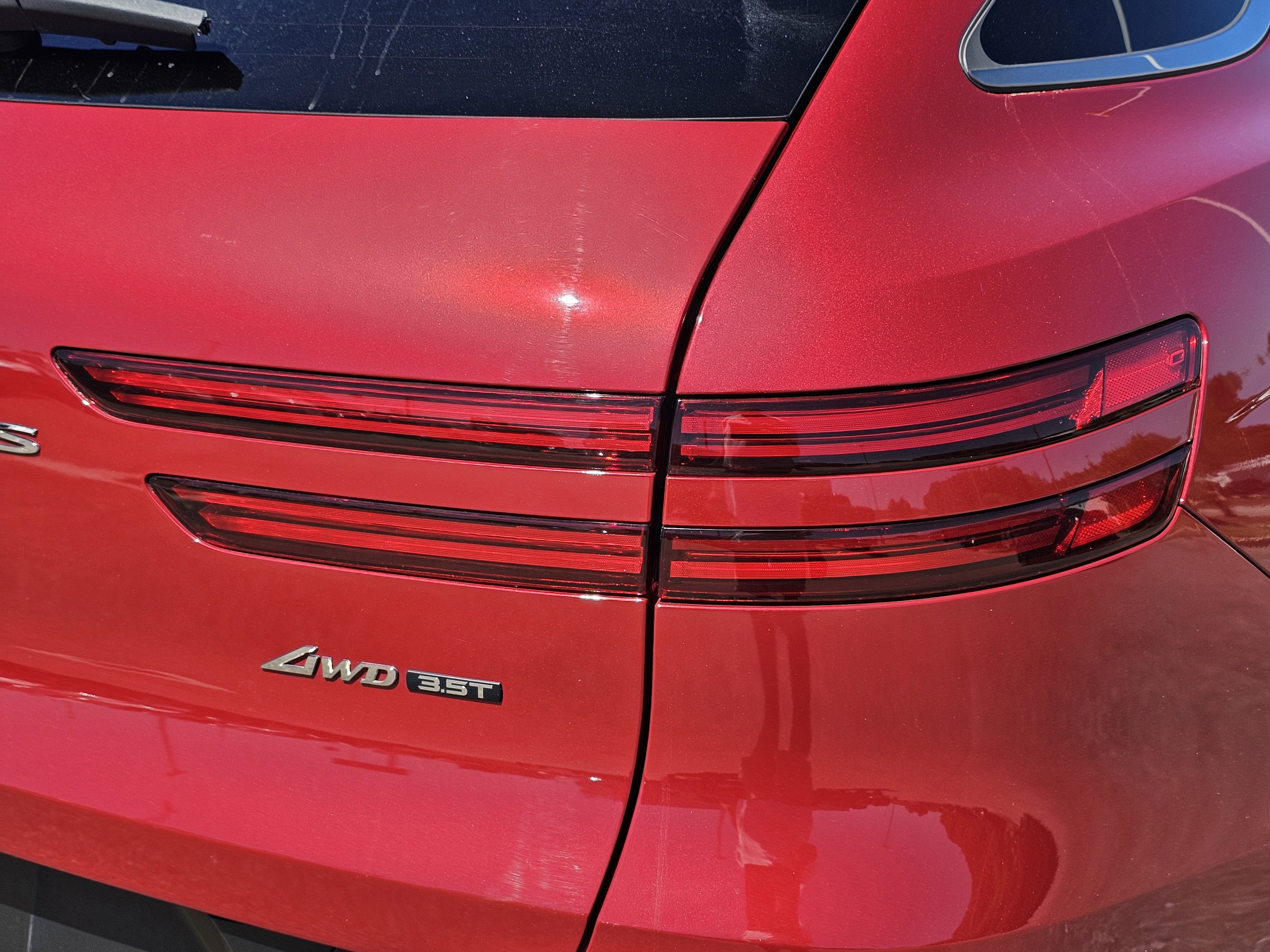 Used 2022 Genesis GV70 3.5T Sport w/ Sport Prestige Package image 9