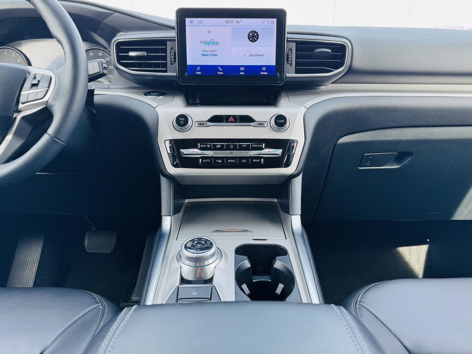 Used 2024 Ford Explorer XLT w/ Equipment Group 202A AWD/4WD image 25