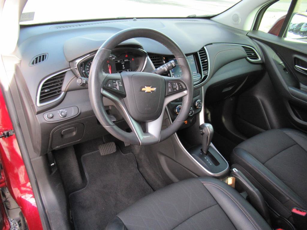 Used 2022 Chevrolet Trax LT w/ LT Convenience Package image 14