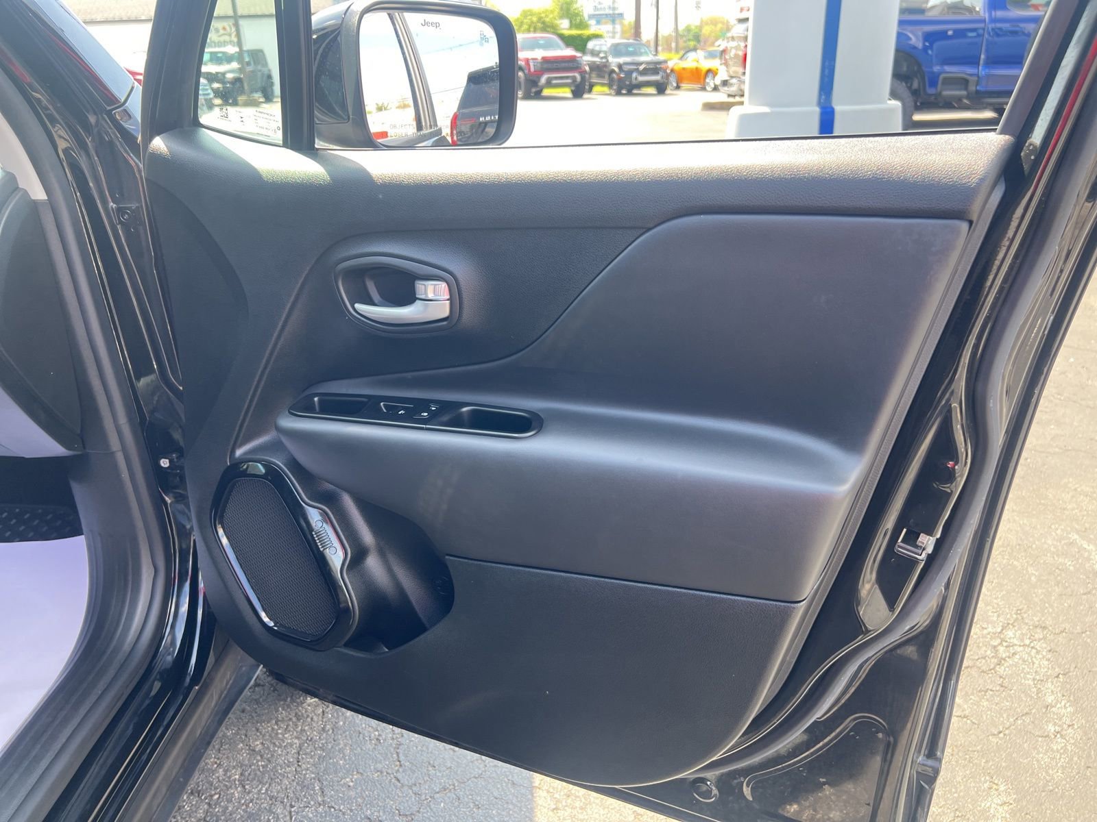 Used 2023 Jeep Renegade Altitude AWD/4WD image 49