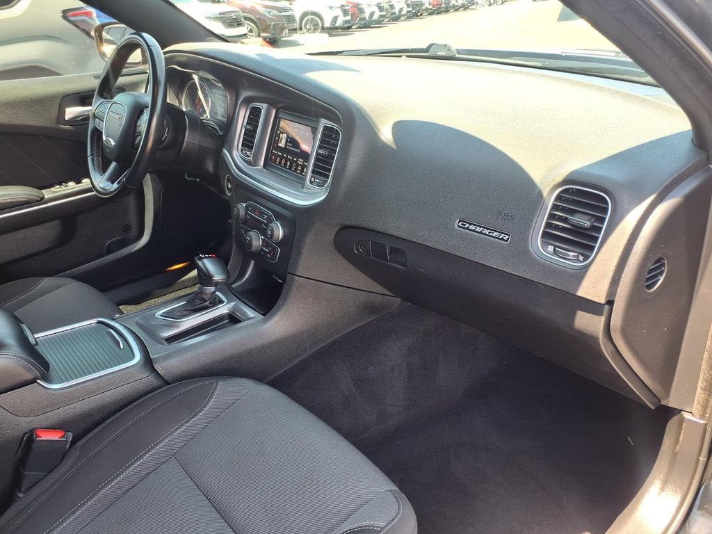 Used 2022 Dodge Charger SXT RWD image 17