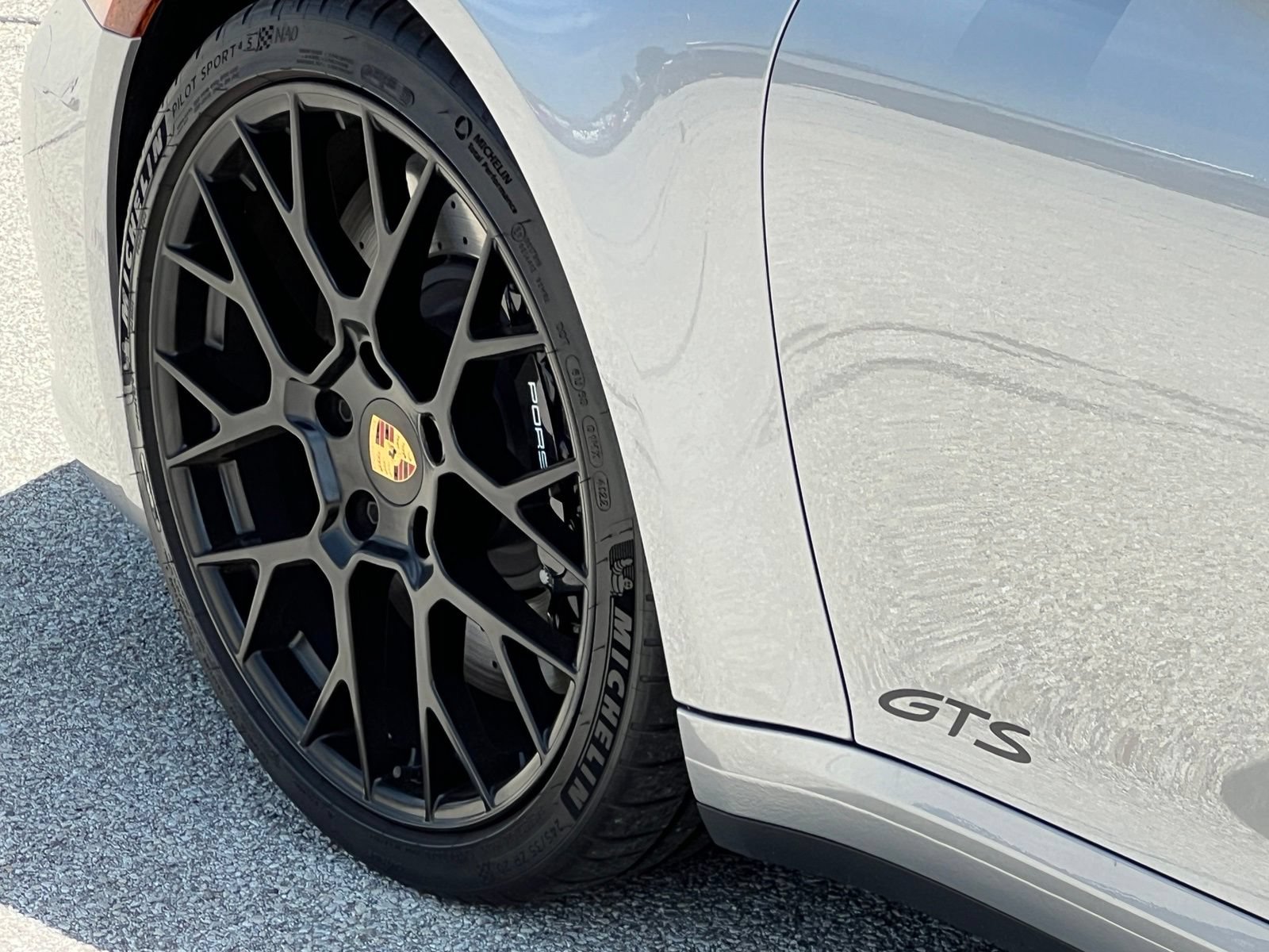 Certified 2023 Porsche 911 Targa 4 GTS AWD/4WD image 17