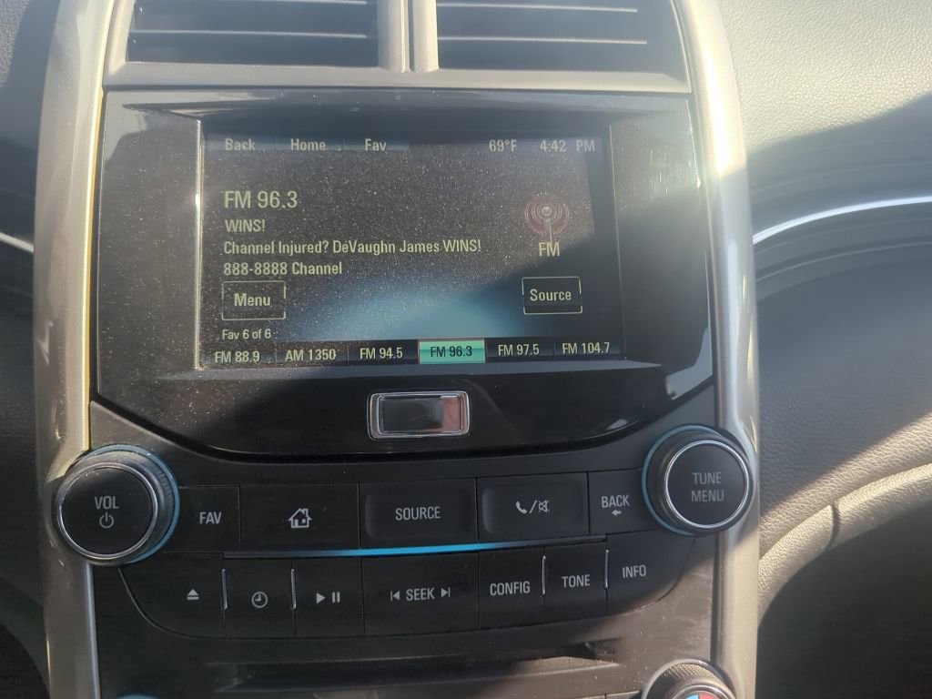 Used 2015 Chevrolet Malibu LT w/ Power Convenience Package image 22