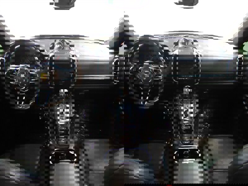 Used 2015 Porsche Cayenne Turbo image 9