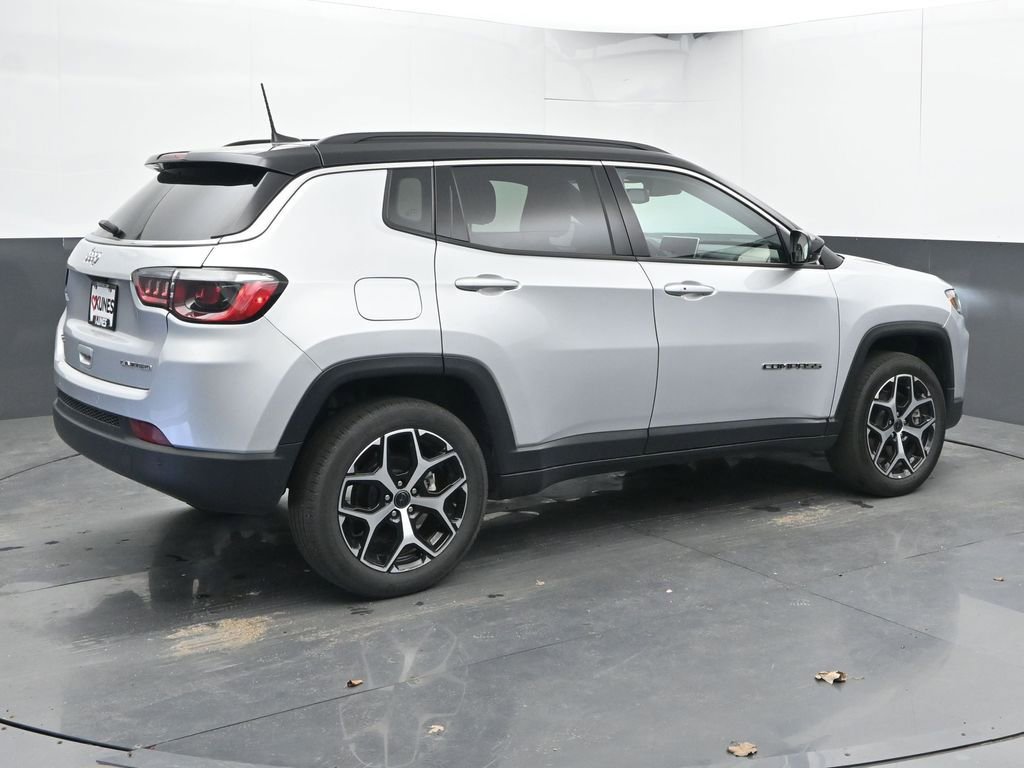 Used 2025 Jeep Compass Limited AWD/4WD image 11