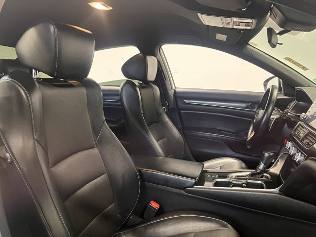 Used 2018 Honda Accord Sport image 10