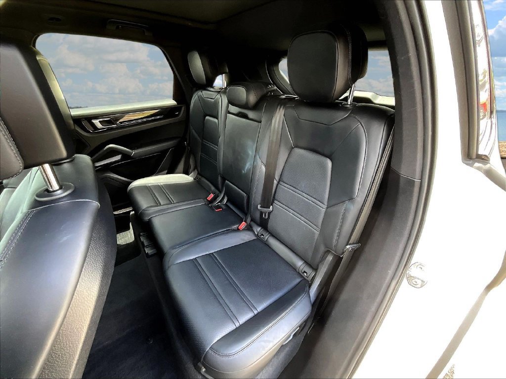Used 2023 Porsche Cayenne AWD/4WD image 20