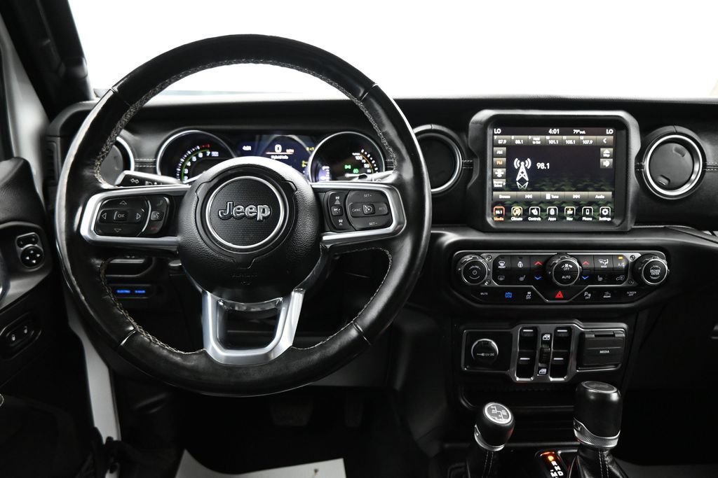 Used 2022 Jeep Wrangler Unlimited Sahara w/ Cold Weather Group AWD/4WD image 13