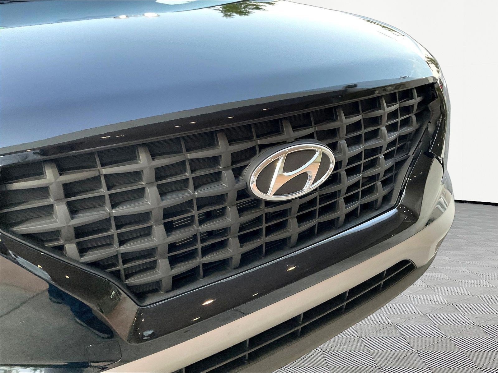 Used 2025 Hyundai Venue SE FWD image 29