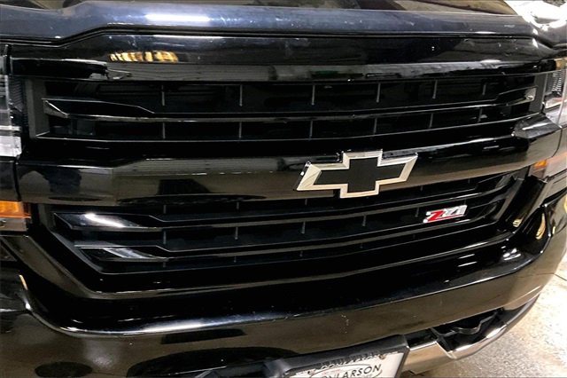 Used 2018 Chevrolet Silverado 1500 LT w/ LT Convenience Package image 11