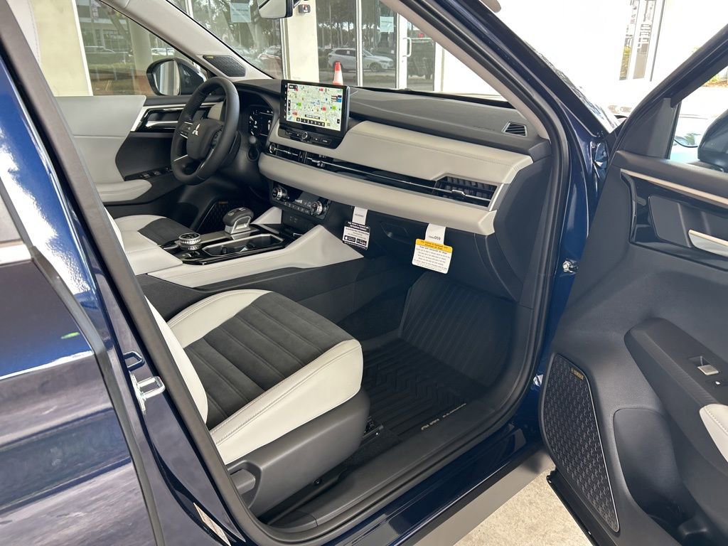 New 2026 Mitsubishi Outlander SE image 24