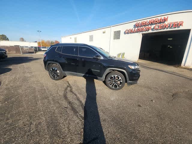 Certified 2022 Jeep Compass Limited w/ Sun and Sound Group AWD/4WD image 10