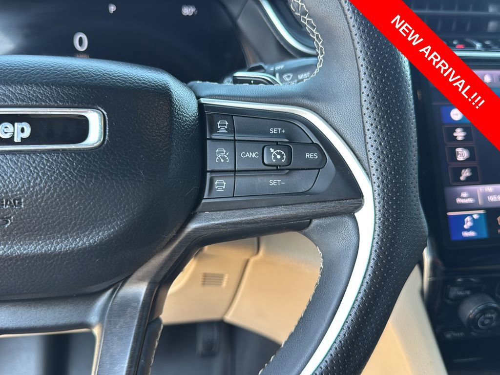 Used 2023 Jeep Grand Cherokee Limited image 17