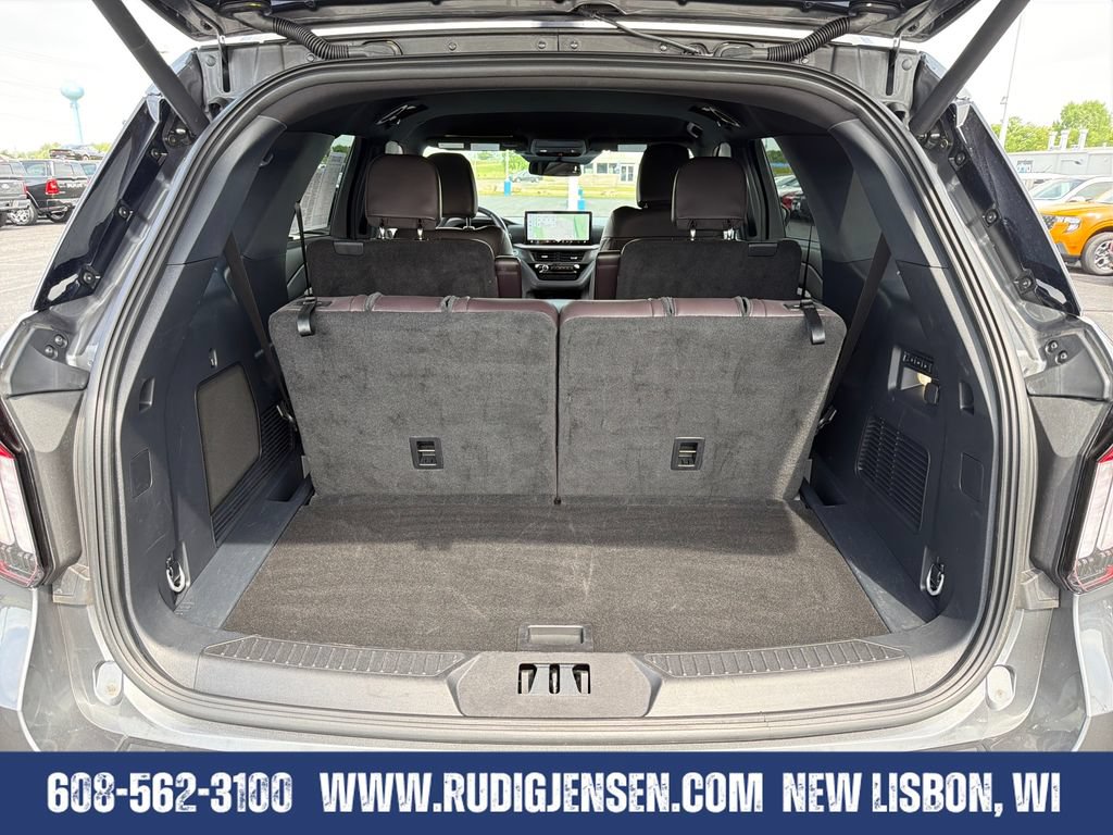 Used 2026 Ford Explorer Platinum w/ LUX Leather Package AWD/4WD image 22