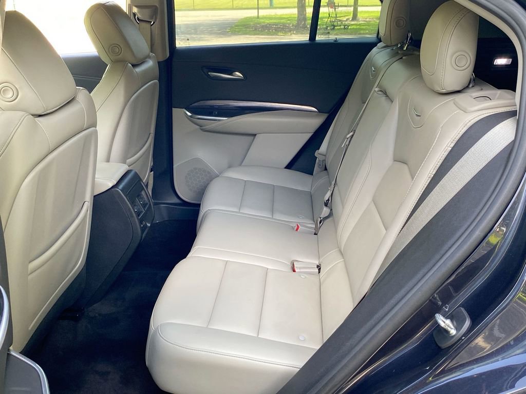 Used 2023 Cadillac XT4 Luxury w/ Cold Weather Package image 33