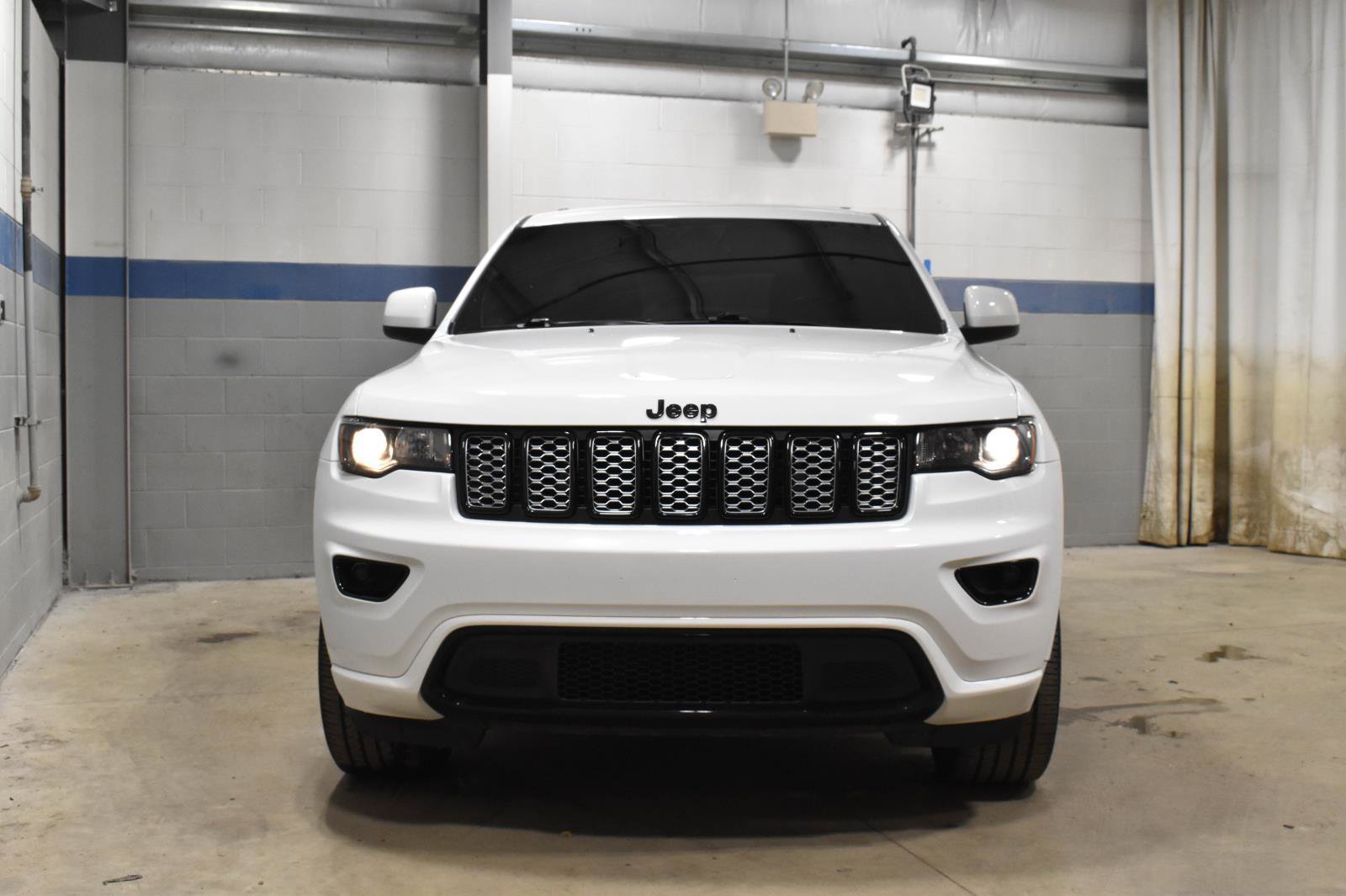 Used 2021 Jeep Grand Cherokee Laredo X image 29