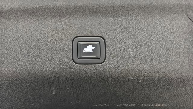 Used 2021 GMC Yukon Denali image 6