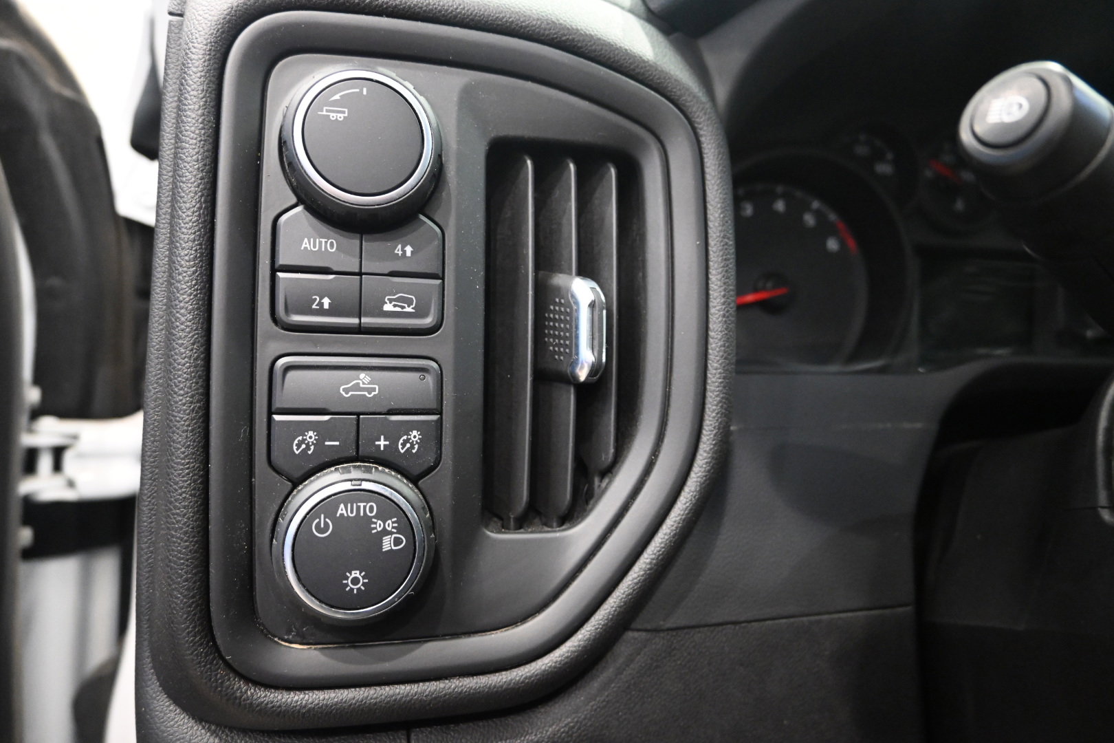 Used 2022 Chevrolet Silverado 1500 Custom image 21