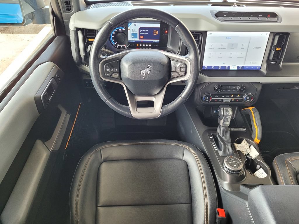 Used 2023 Ford Bronco Badlands w/ Sasquatch Package AWD/4WD image 11