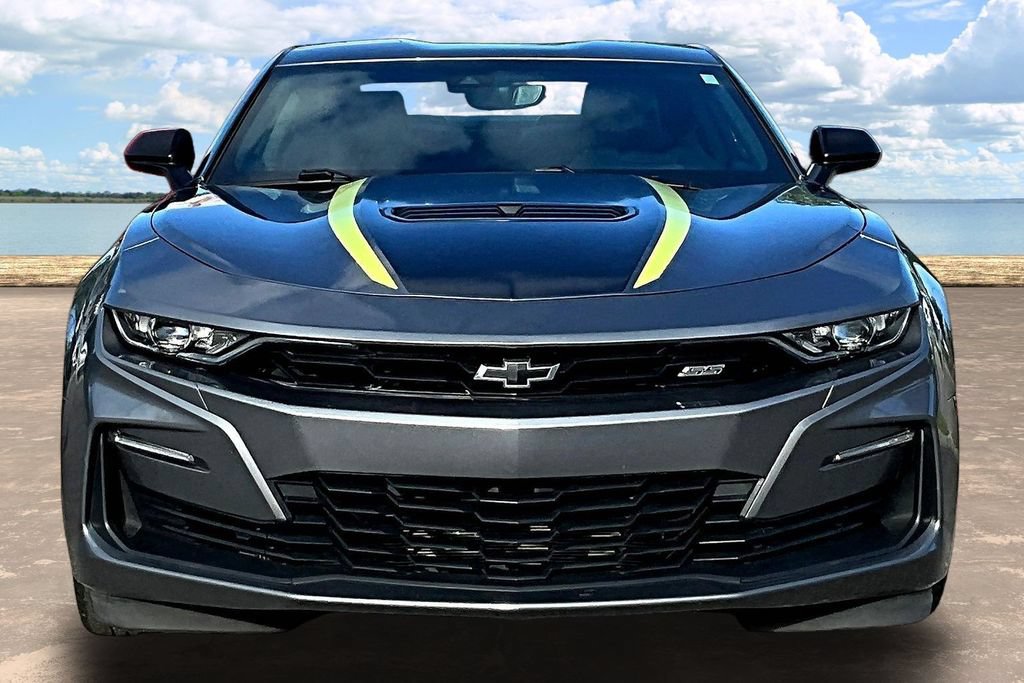 Used 2020 Chevrolet Camaro SS RWD image 2