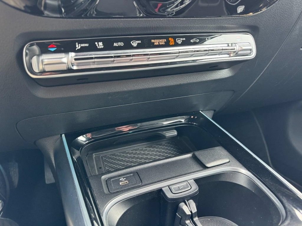 Used 2025 Mercedes-Benz GLA 250 4MATIC image 18