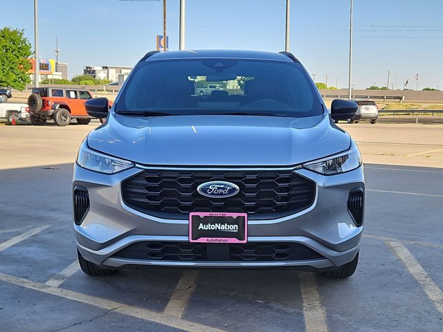 Used 2023 Ford Escape ST-Line w/ Tech Pack #1 FWD image 2