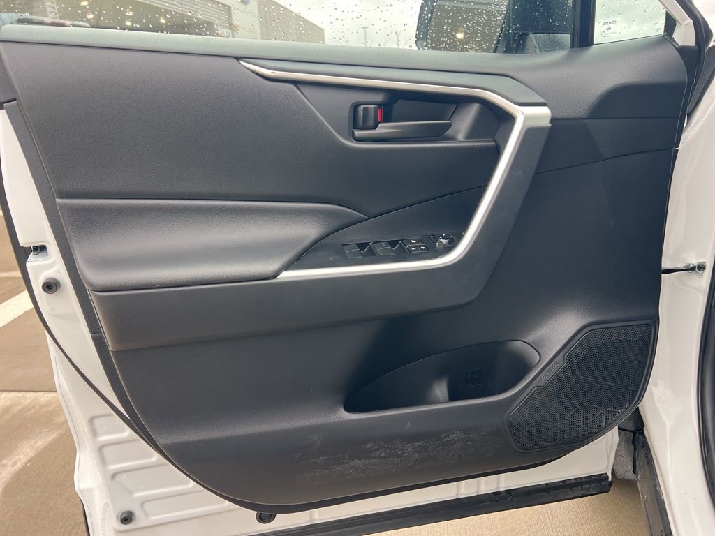 Used 2025 Toyota RAV4 LE image 18