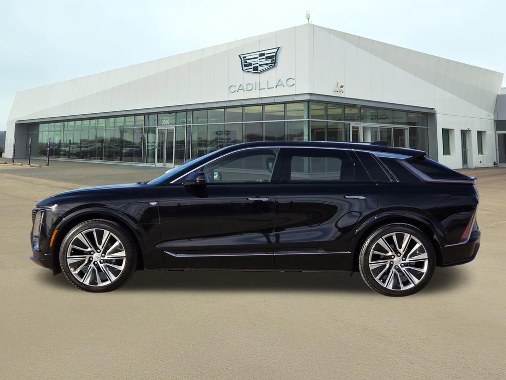 Certified 2025 Cadillac Lyriq Luxury w/ LPO, Floor Liner Package image 3