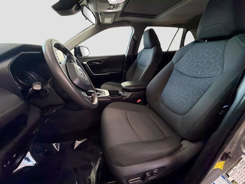 Used 2022 Toyota RAV4 XLE w/ Convenience Package image 19