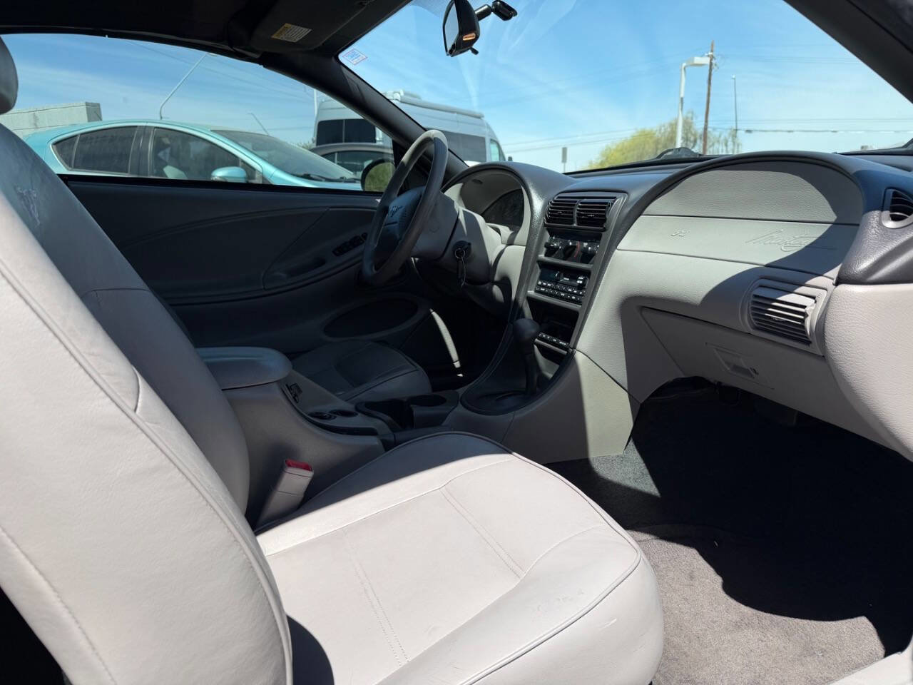 Used 2000 Ford Mustang Convertible RWD image 8