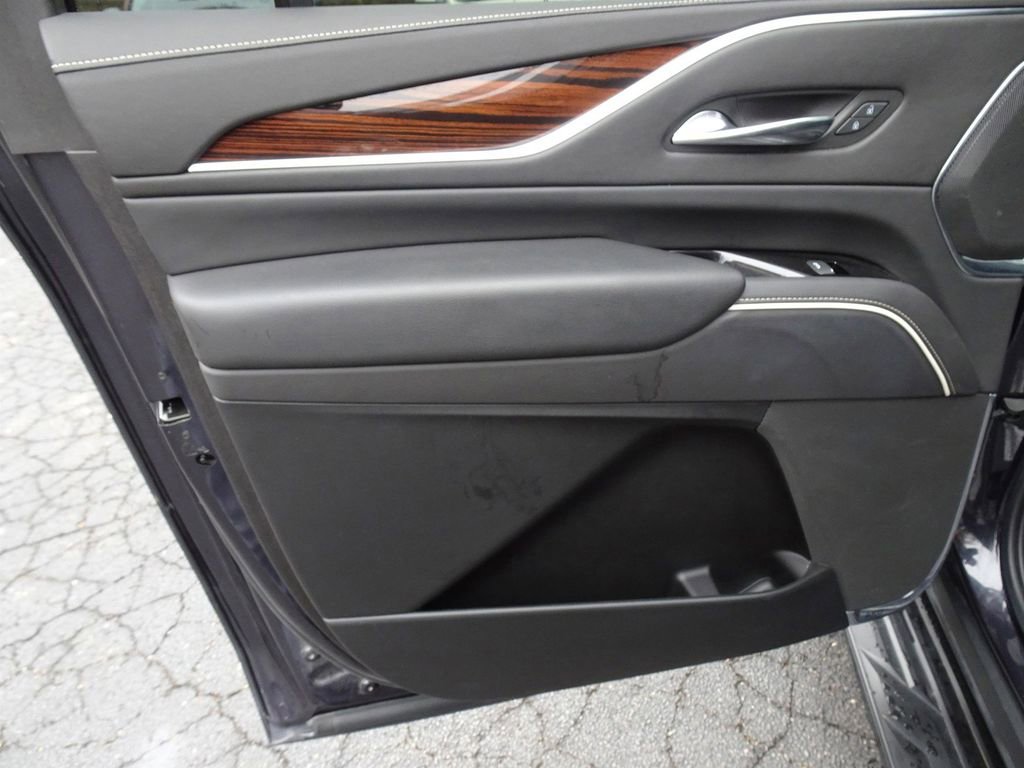 Used 2022 Cadillac Escalade ESV Premium Luxury w/ LPO, Radiant Package image 16