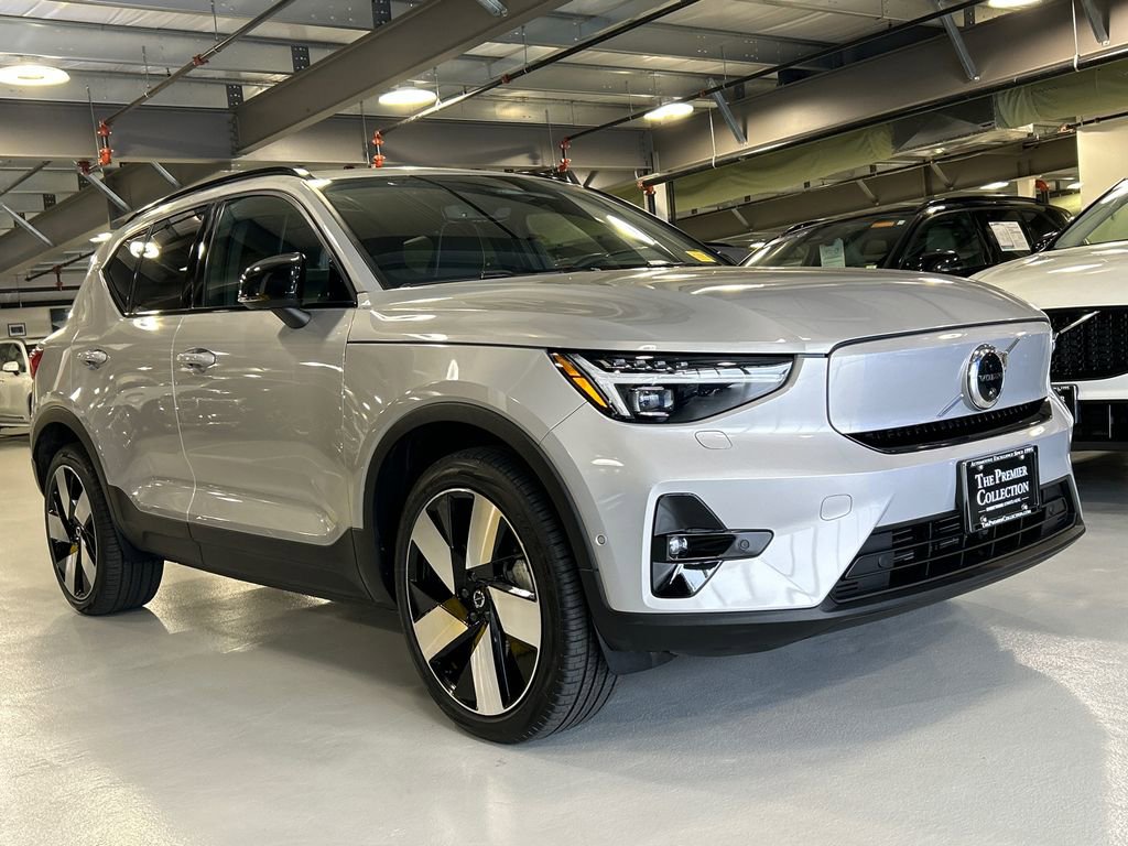 Certified 2023 Volvo XC40 Recharge Ultimate image 1