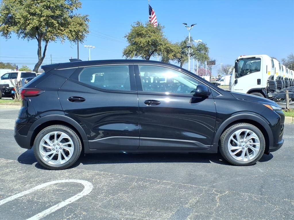 New 2027 Chevrolet Bolt LT w/ Comfort Package image 5