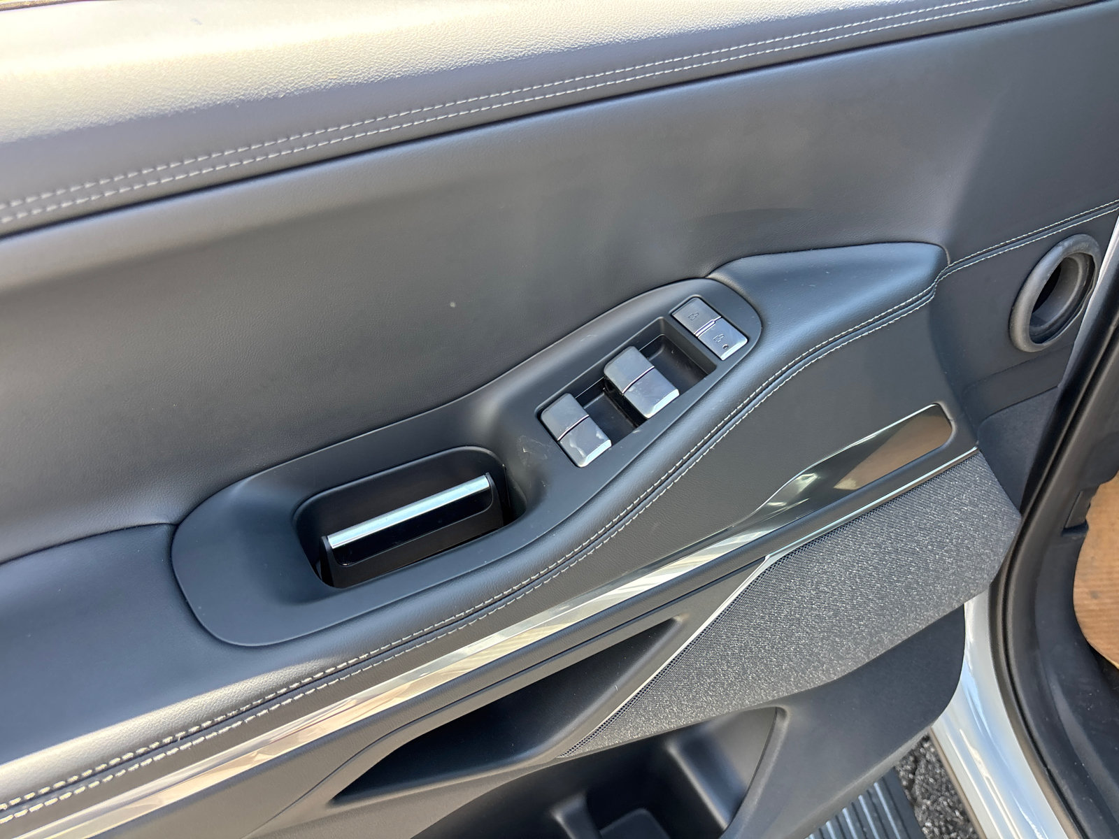 New 2026 Lincoln Navigator Reserve w/ Jet Appearance Package AWD/4WD image 12