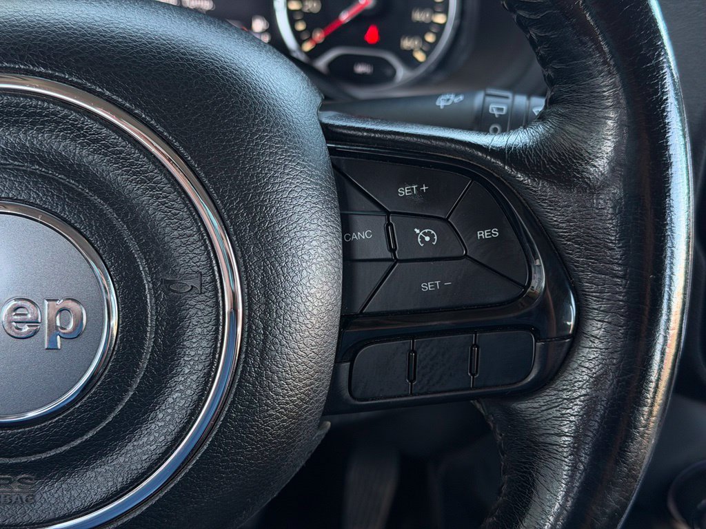 Used 2018 Jeep Renegade Altitude w/ UConnect 8.4 Nav Group FWD image 24