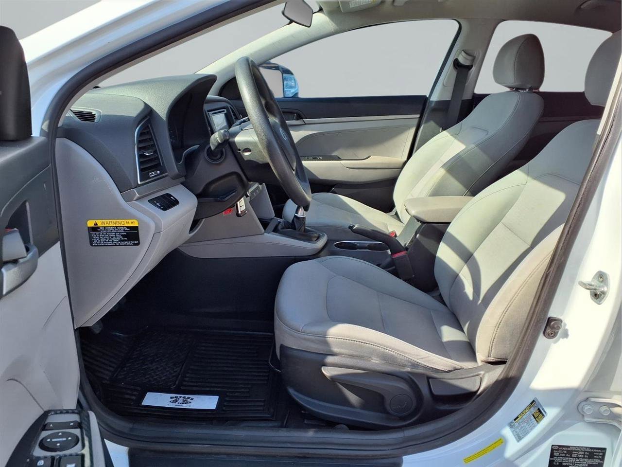 Used 2017 Hyundai Elantra SE image 11