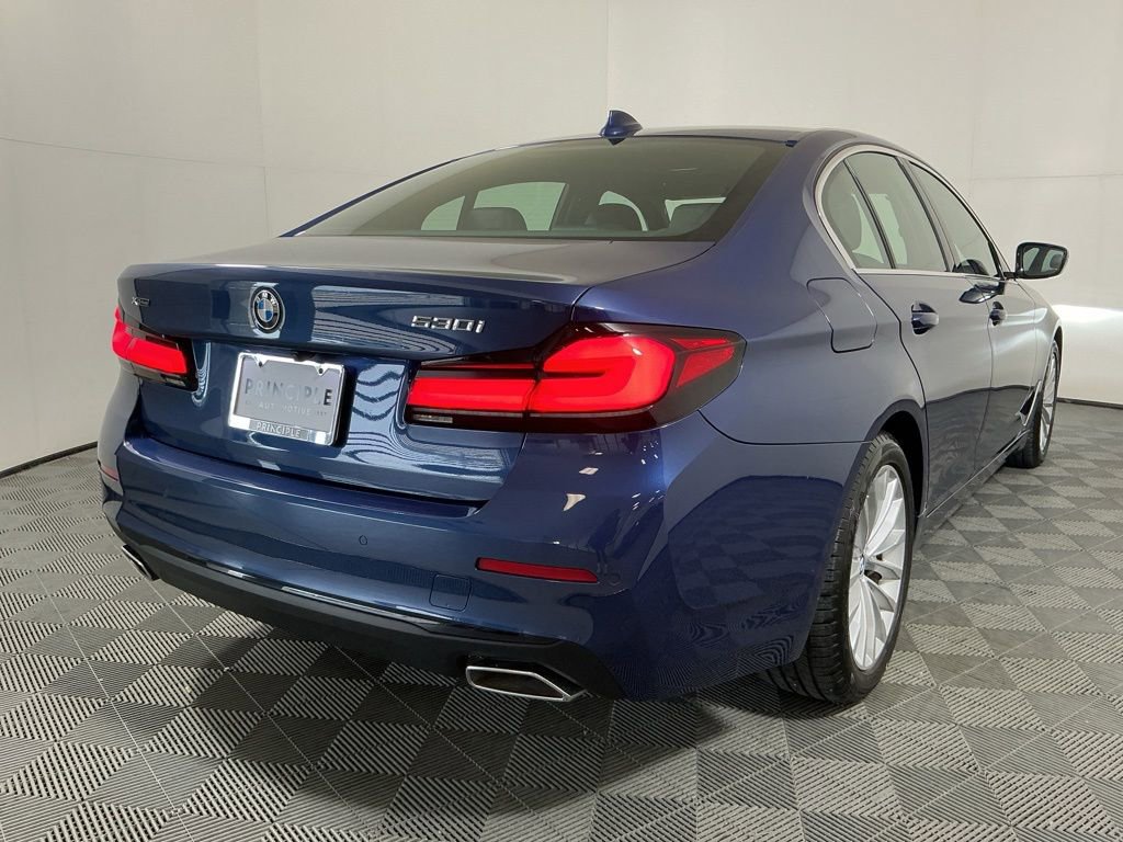 Used 2023 BMW 530i xDrive w/ Premium Package AWD/4WD image 5