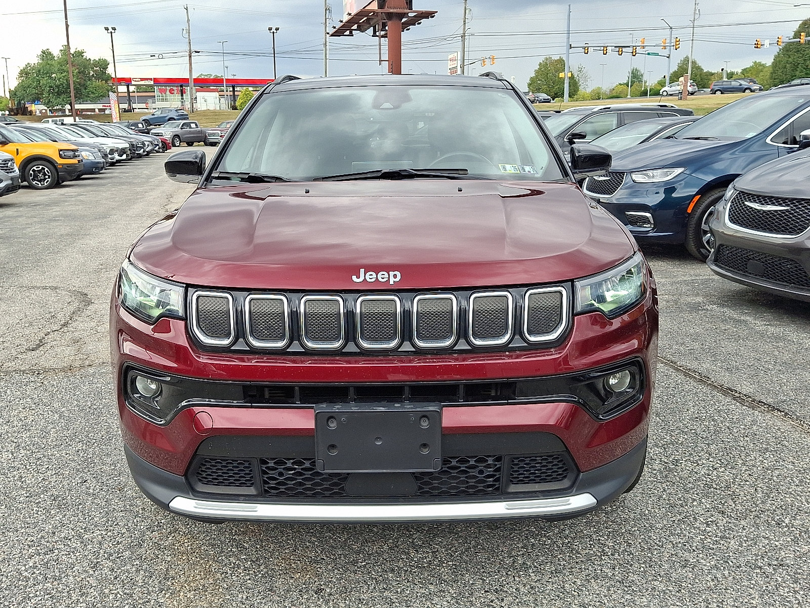 Used 2022 Jeep Compass Limited image 3
