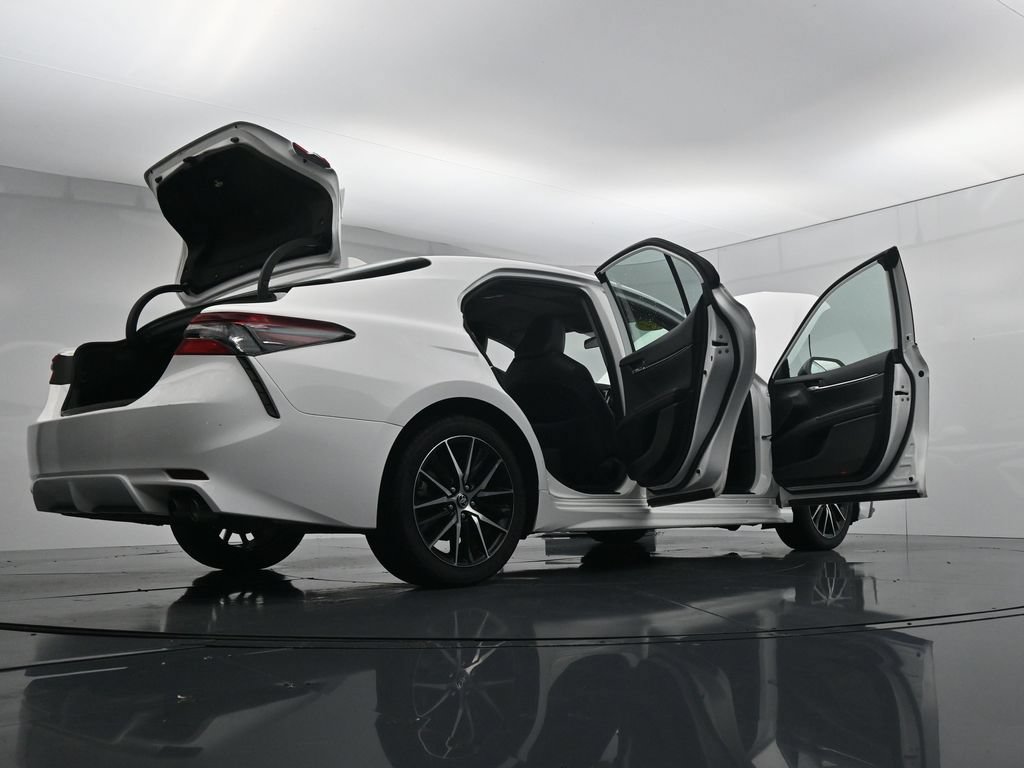 Used 2024 Toyota Camry SE FWD image 40