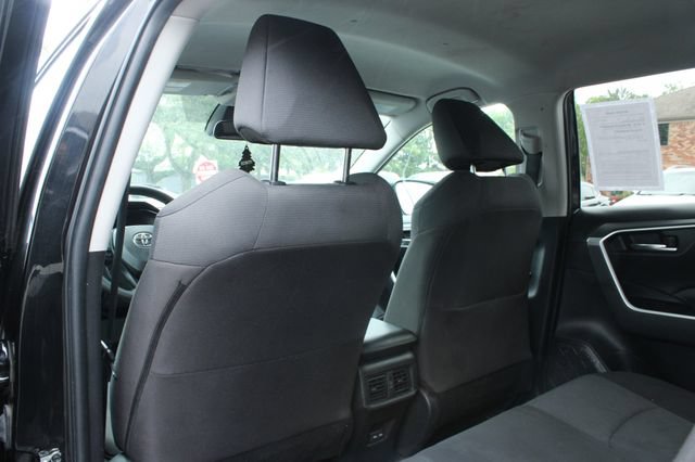 Used 2022 Toyota RAV4 XLE FWD image 31