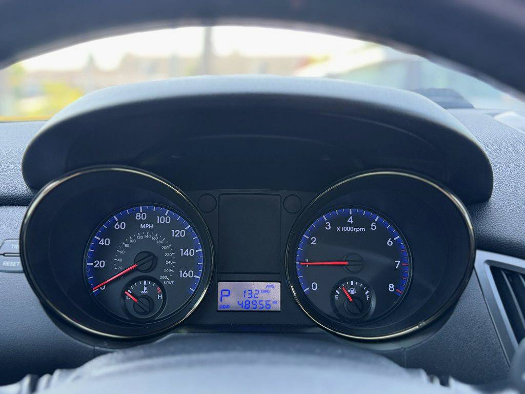 Used 2011 Hyundai Genesis 3.8 RWD image 15