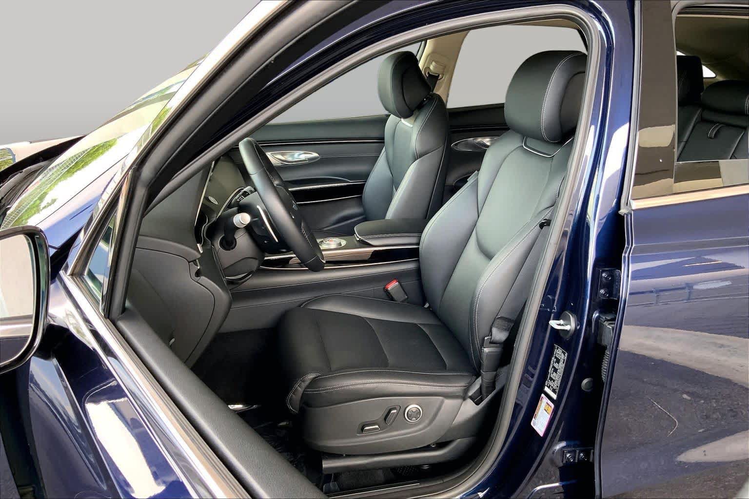 Used 2025 Genesis GV70 2.5T AWD/4WD image 8